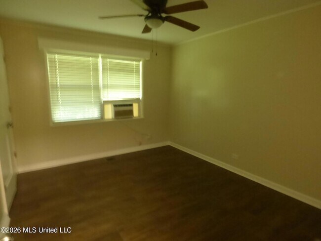 Building Photo - 2083 Martin Rd
