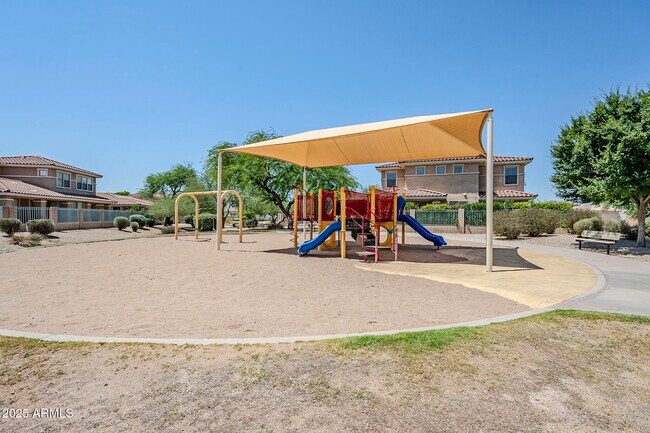 Building Photo - 13562 W Cypress St