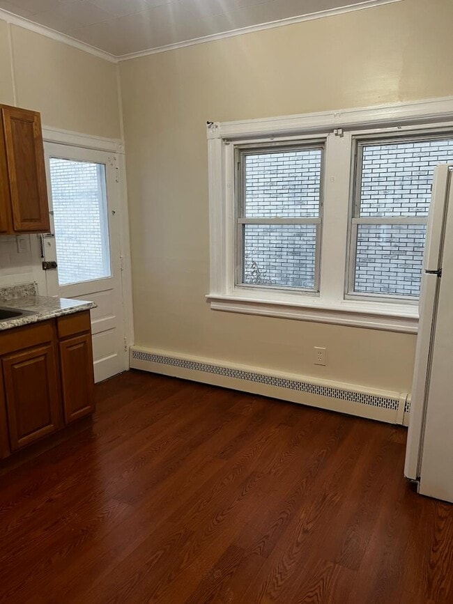 Building Photo - 629 N Jefferson St