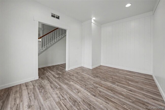 Building Photo - 49184 Gracechurch Rd