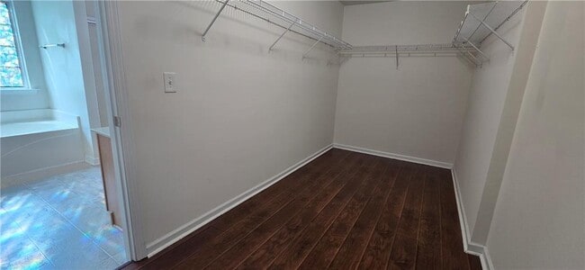 Building Photo - 3811 Roxfield Dr NE