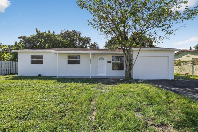 Primary Photo - 4810 NW 19th St