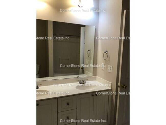 Building Photo - 4050 Bardstown Ct