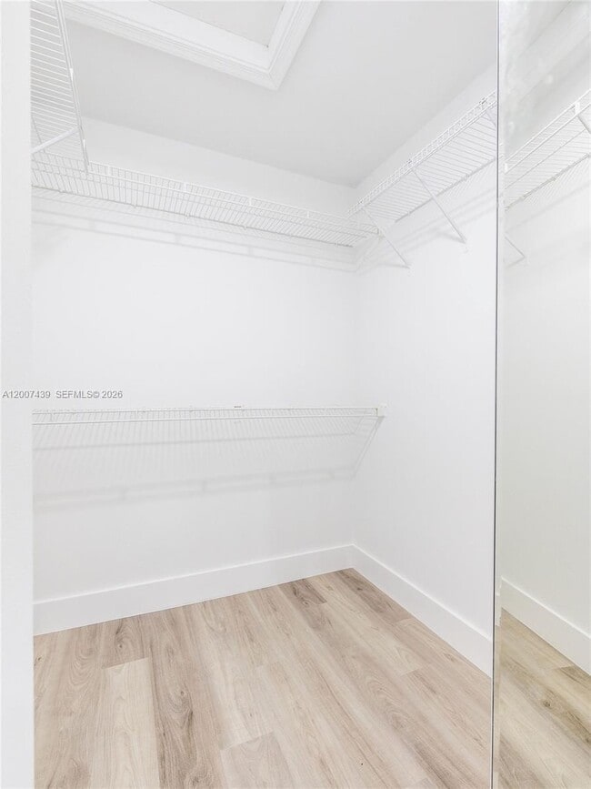 Building Photo - 801 Tanglewood Cir