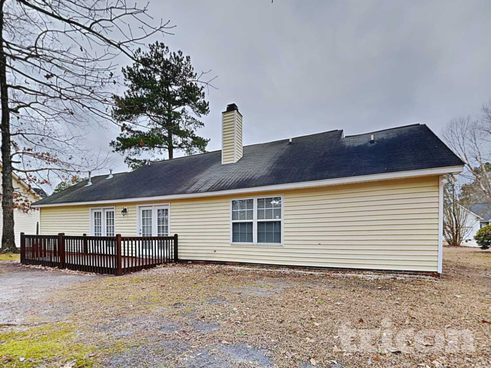 Building Photo - 1336 Parliament Lake Dr