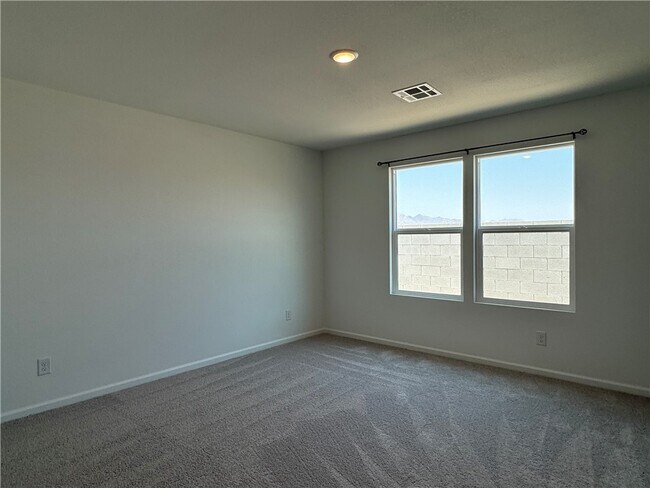 Building Photo - 2455 Tapatio Dr