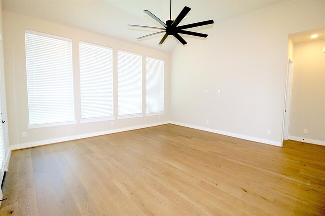 Building Photo - 2211 Almond Creek Ln