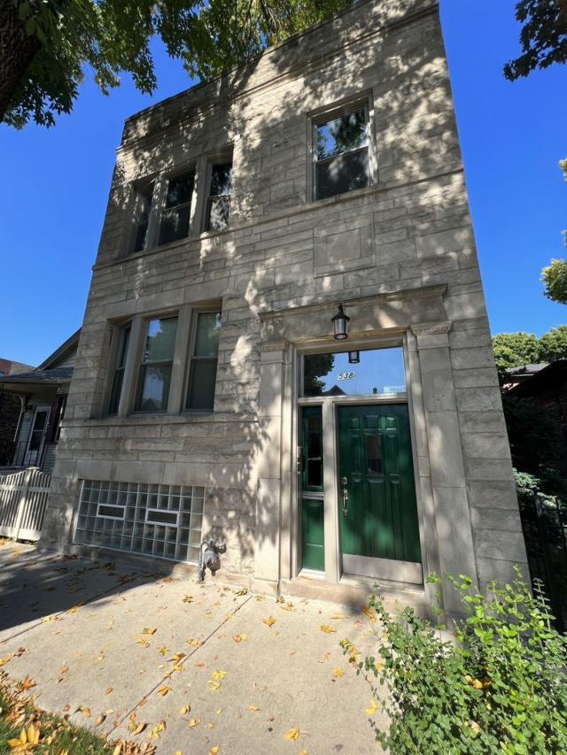 Primary Photo - 3 bedroom in Chicago IL 60609