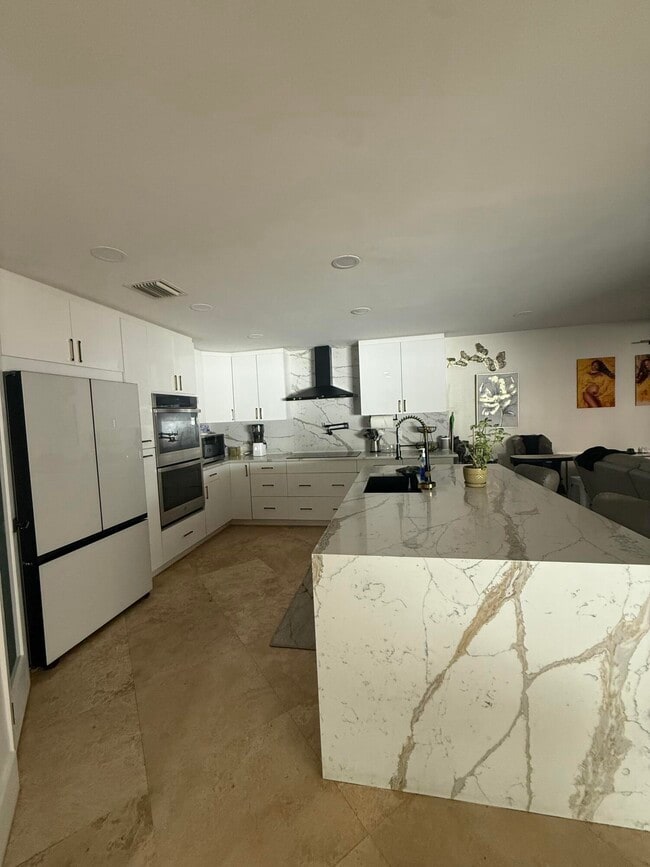 Building Photo - 6000 Adriatic Way