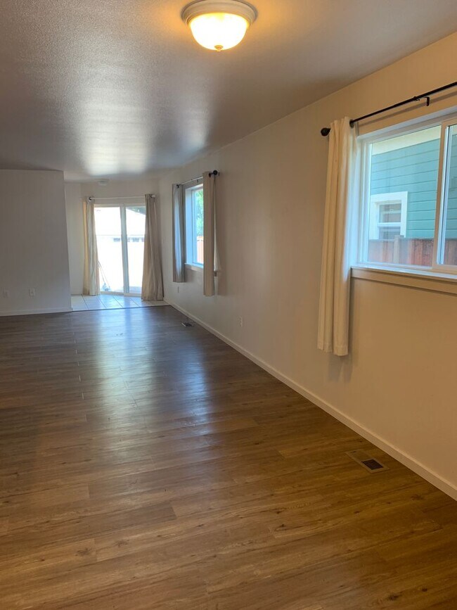 Building Photo - 2907 Duplex