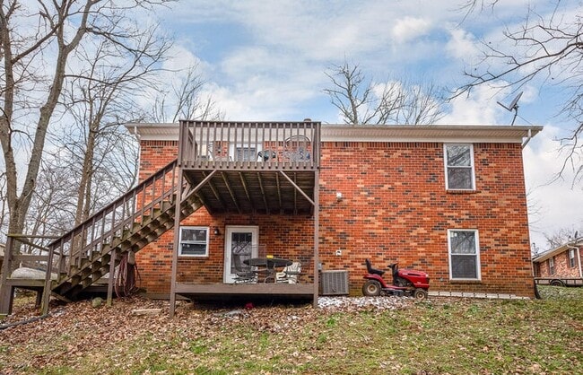 Building Photo - 340 Hillcrest Dr