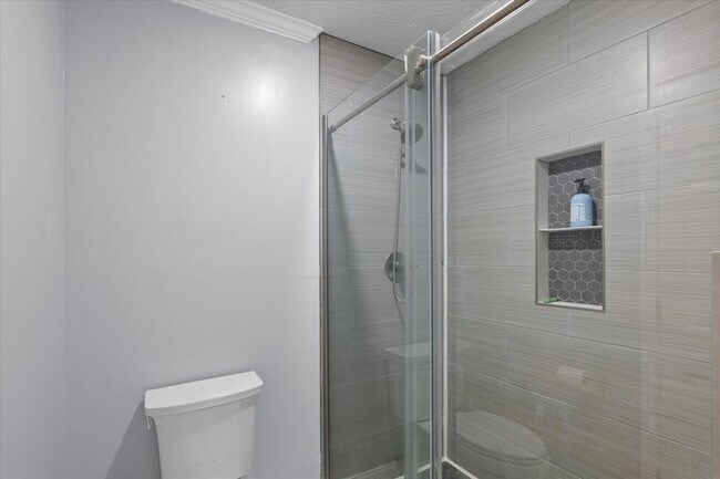 Building Photo - 175 Creekview Cir