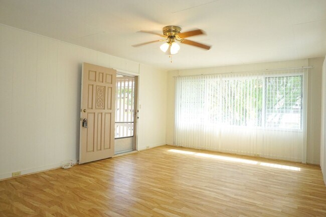 Building Photo - Pet Friendly Kailua House