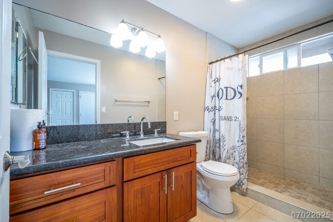 Building Photo - Attached Studio in Aiea