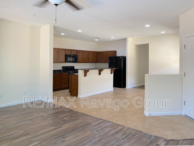 Building Photo - 1000 Aspen Cliff Dr