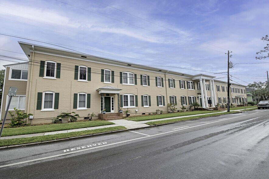 Building Photo - 172 Cordova St
