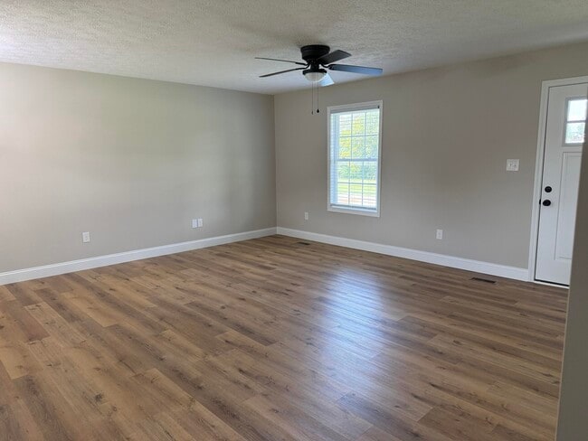 Building Photo - 403 Opossum Kingdom Rd