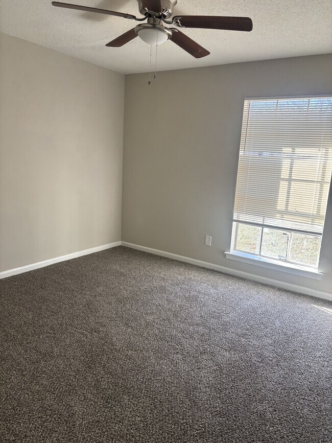 Building Photo - 5052 Blacksmith Dr