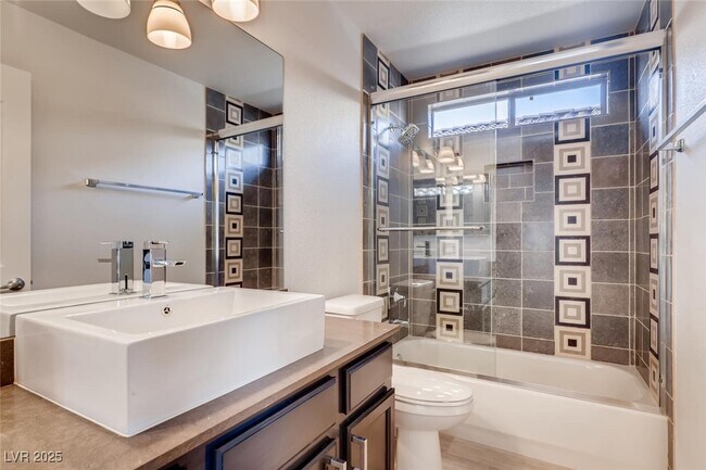 Building Photo - 2564 Spruce Creek Dr