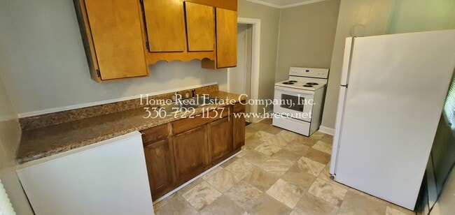 Building Photo - 834 Gray Ave NE