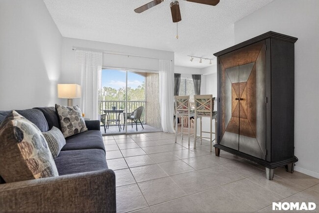 Building Photo - 1885 Florida Club Dr