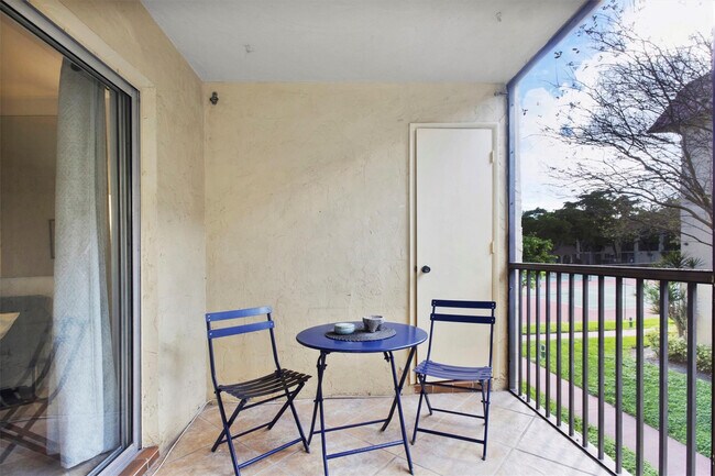 Building Photo - 251 S Cypress Rd