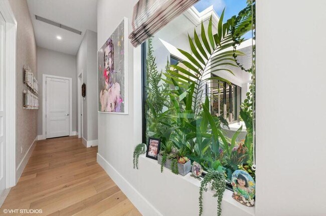 Building Photo - 8533 N Native Dancer Rd