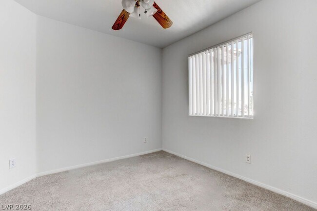 Building Photo - 4579 Canna Dr