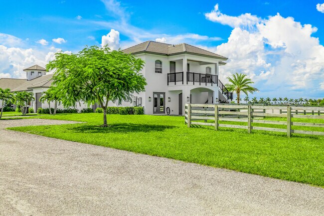 Building Photo - 5181 Lasso Wy