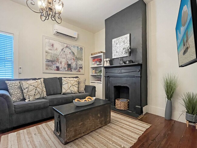 Primary Photo - 515 E Huntingdon St