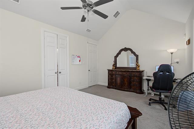 Building Photo - 8701 Fairway Ln