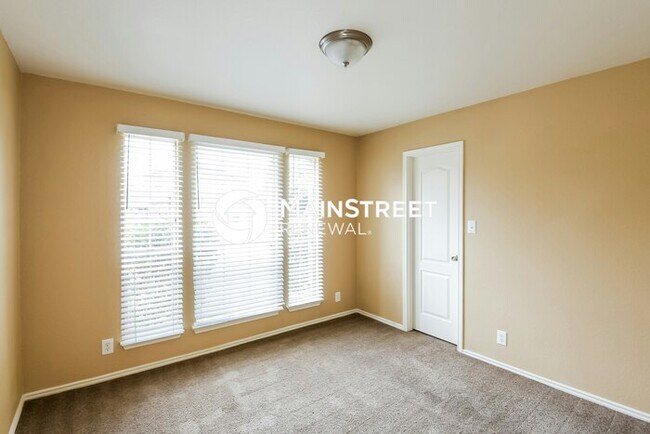 Building Photo - 3 Bedroom Pet-Friendly Home in San Antonio...