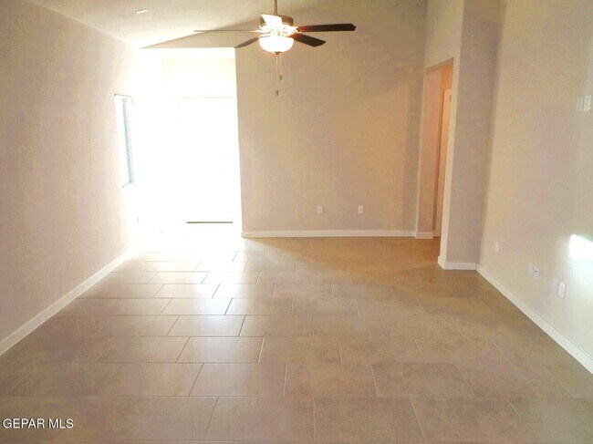 Building Photo - 14932 Tierra Haven Ave