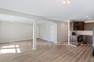 Building Photo - 2607 N Lancaster Dr