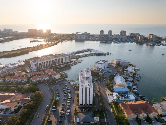 Building Photo - 255 Dolphin Point