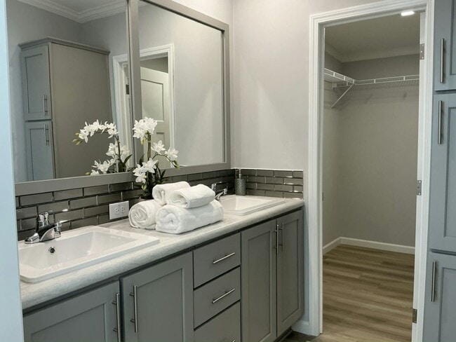 Building Photo - 3007 SW 108th St