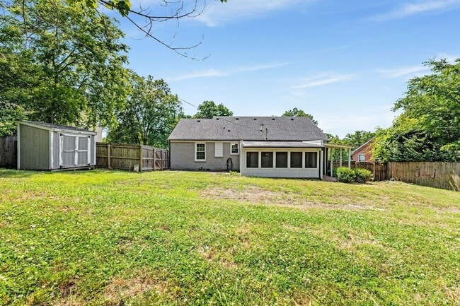 Building Photo - 5656 Kendall Dr