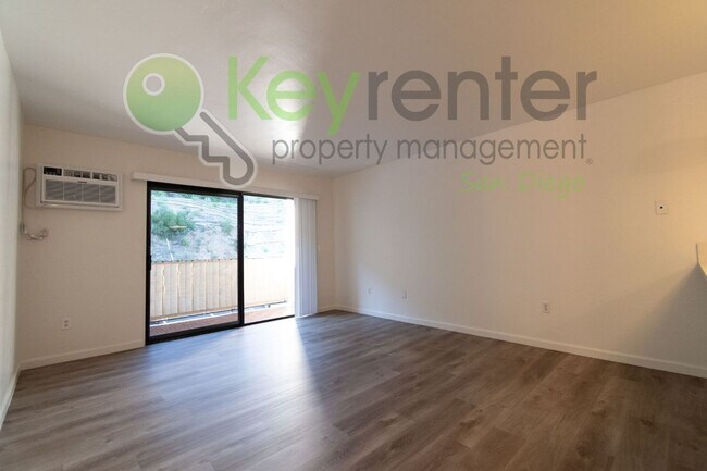 Building Photo - Walking distance to Fashion Vally Mall |2 minute drive to both North and South 163, as well as I-8