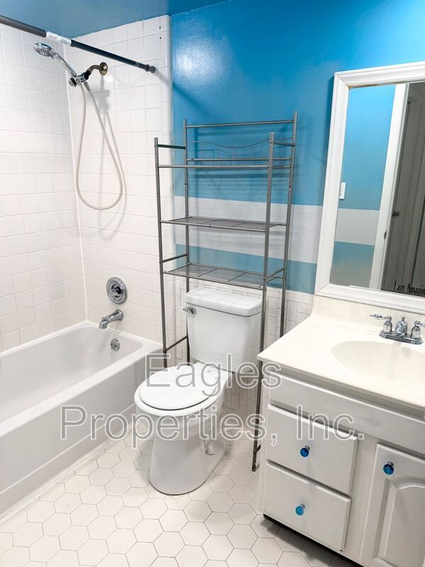 Building Photo - 1902 Harris St