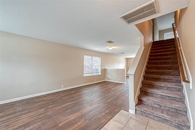 Building Photo - 11918 Solon Springs Dr