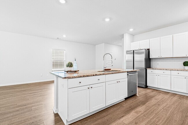 Building Photo - 504 Minim St