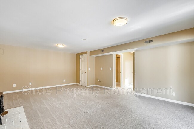 Building Photo - 10929 Beach Mill Rd