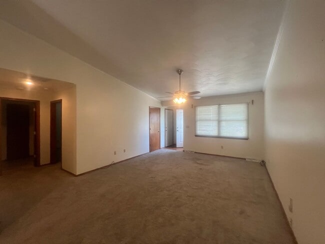 Building Photo - 6327 Brent Dr