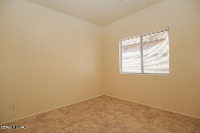 Building Photo - 9258 E Muleshoe St