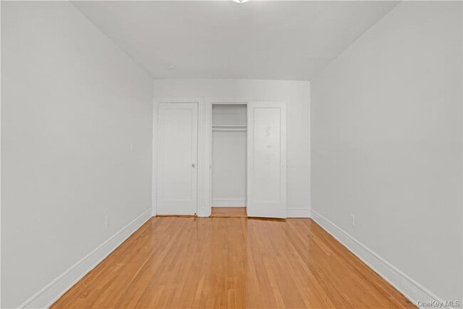 Building Photo - 254 Martine Ave