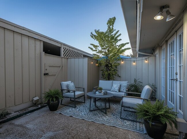 Building Photo - 6422 Burgoyne Dr.