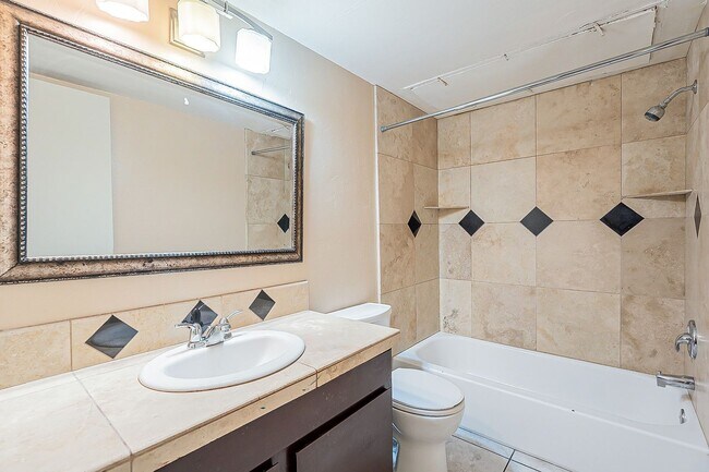 Building Photo - Spacious Upper-Level Retreat Minutes from TMC & St. Joseph’s