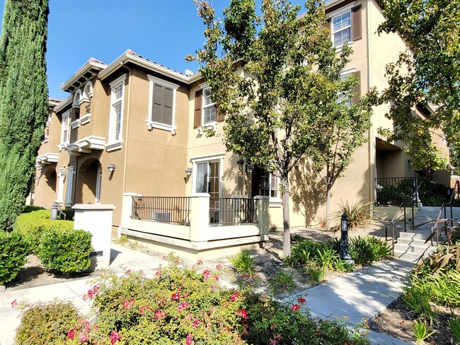 Primary Photo - Spacious 2-Story Luxury Condo in Communica...