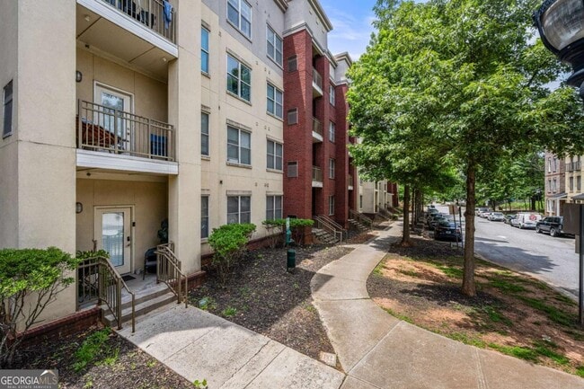 Building Photo - 870 Mayson Turner Rd NW