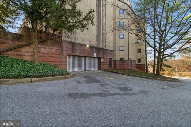 Building Photo - 1040 Deer Ridge Dr